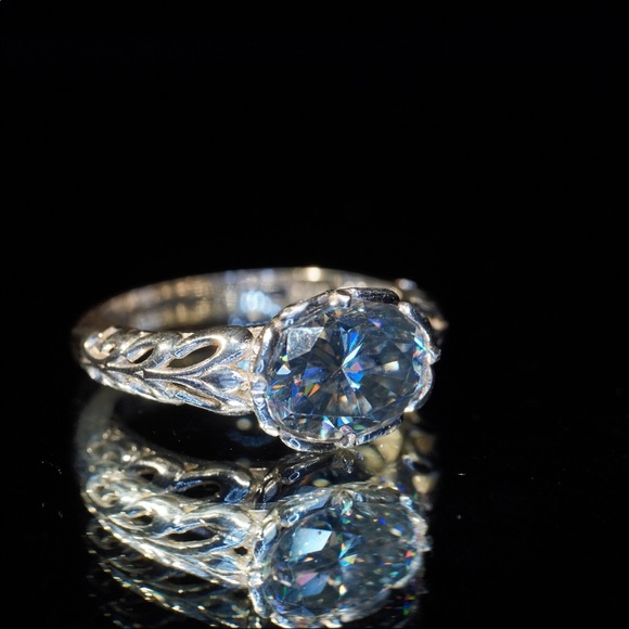 2.7 Carat 8x10 oval cut gray Moissanite VVS1 eastwest filigree setting 925silver - Picture 8 of 9